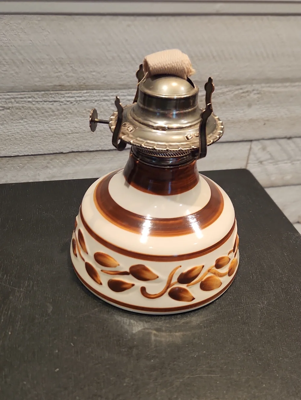 EUC Lamp Light Farms U.S.A. Brown & Cream